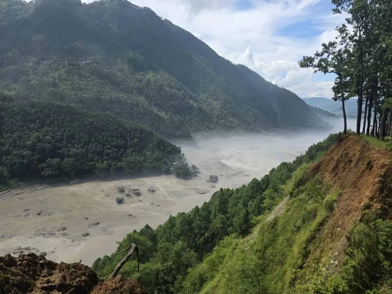 भोटेकोशी नदी में फिर बढ़ा जलस्तर, त्रिशूली नदी के तटीय इलाकों में हाई अलर्ट