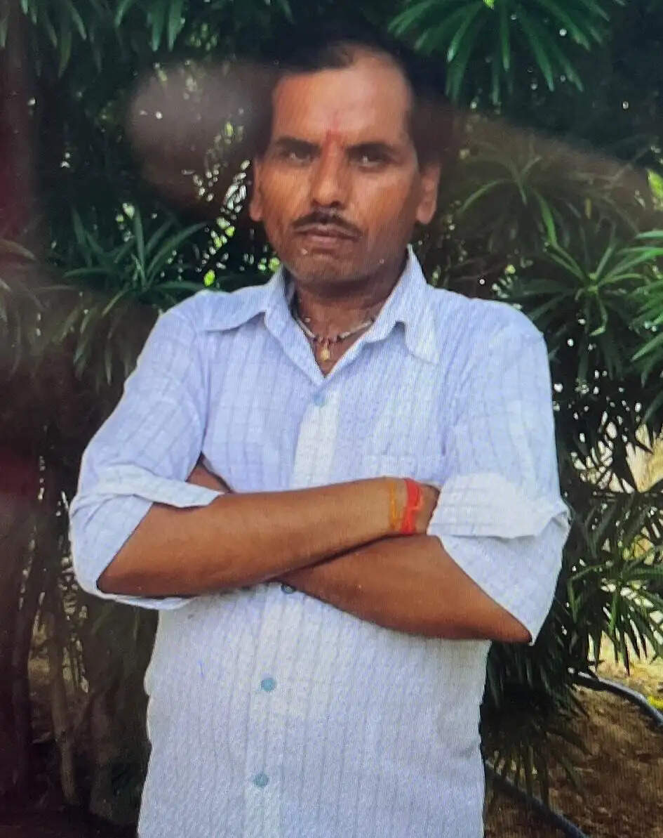 औरैया : मानसिक बीमारी से परेशान व्यक्ति ने फांसी लगाकर दी जान
