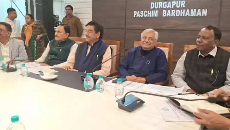 सांसद ने बांग्लादेश के हालात पर जताई चिंता, मनरेगा का नाम बदलने पर केन्द्र को घेरा