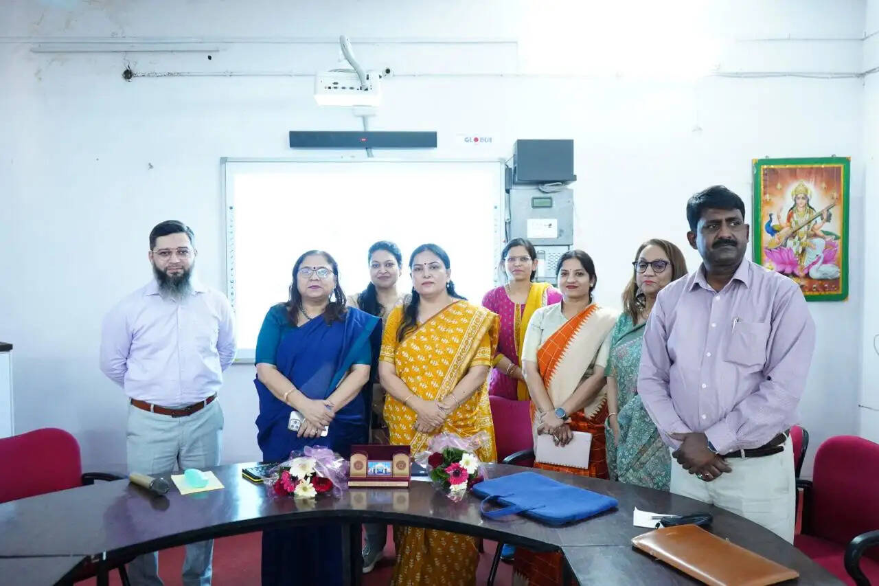 विवेकपूर्ण ढंग से धन का उपयोग करें महिलाएं : कुलपति