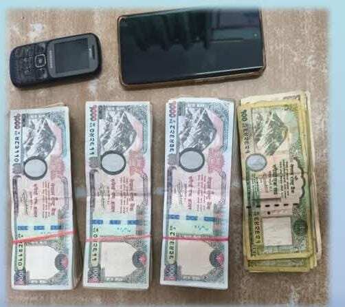 हवाला के तीन लाख रूपये के साथ फारबिसगंज का कारोबारी नेपाल में धराया