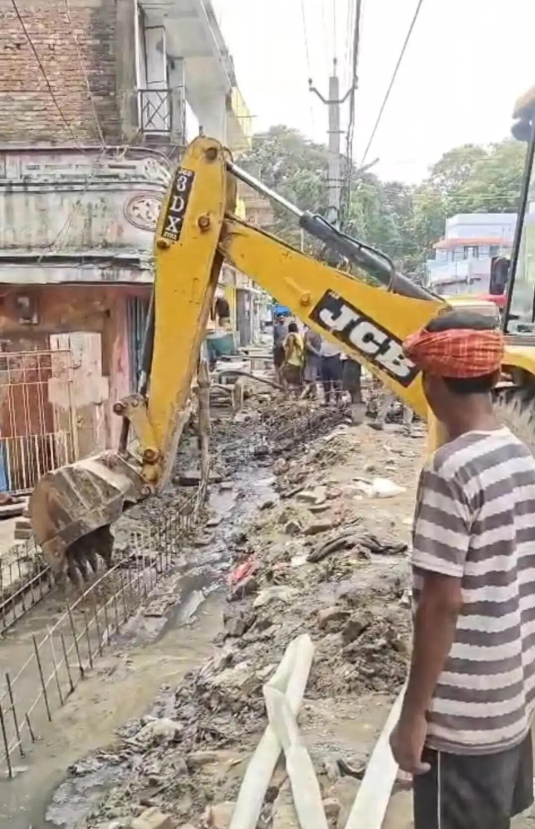 छपरा में नाला निर्माण अनियमितता के वायरल वीडियो पर जिलाधकारी ने लिया संज्ञान