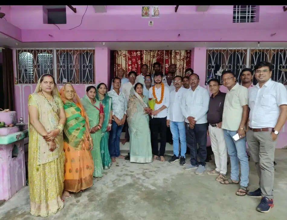 किसान परिवार के लाल मयंक साहू ने रचा इतिहास, नीट में हासिल की सफलता एमबीबीएस में चयन