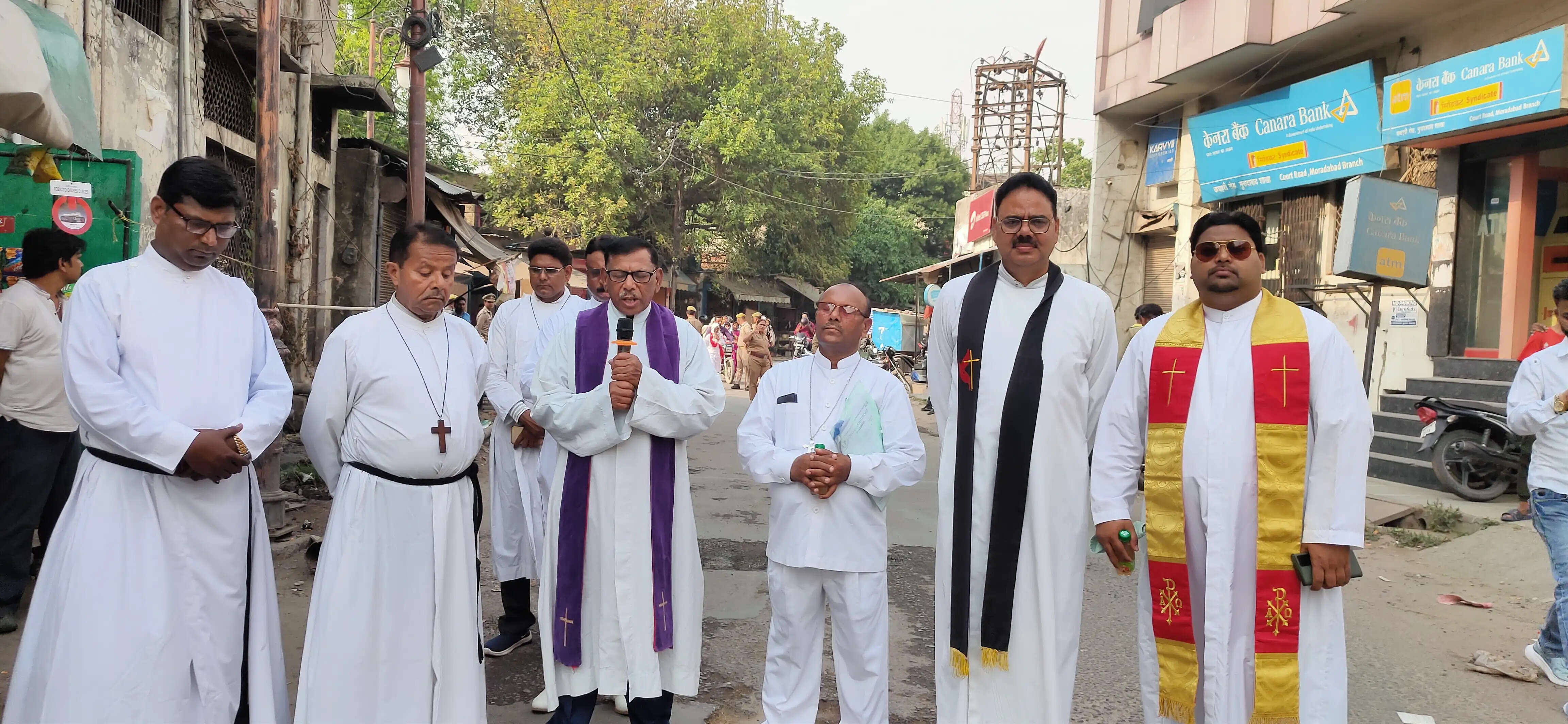 मसीह समाज ने झांकियाें संग निकाली यीशु मसीह पुनरुत्थान यात्रा