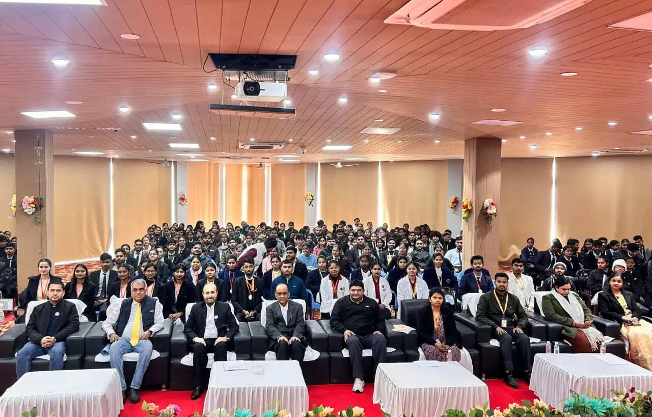 रील संस्कृति अपनाने की बजाय रोल मॉडल बनें युवा : डॉ. संजय माहेश्वरी