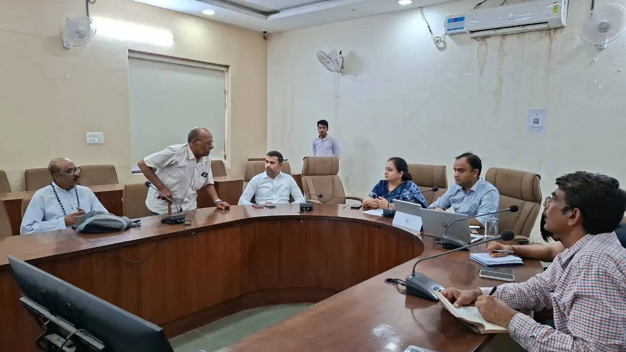 फरीदाबाद : लोगों की समस्याओं का अधिकारी तत्परता से करे समाधान : प्रवीण जोशी