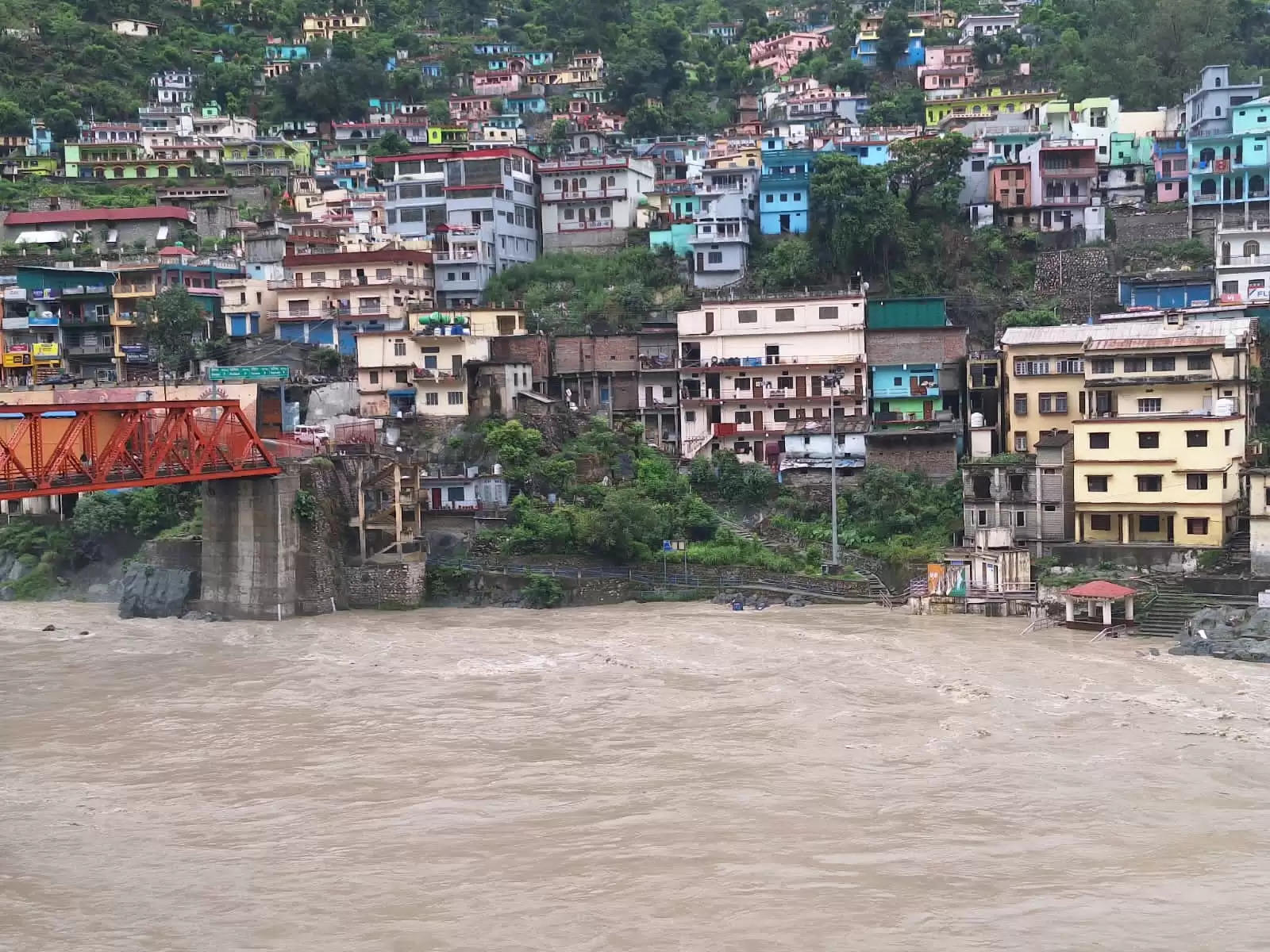 केदारनाथ हाइवे स्थित सुरंग का एक हिस्सा टूटा, अलकनंदा नदी का जलस्तर बढ़ा