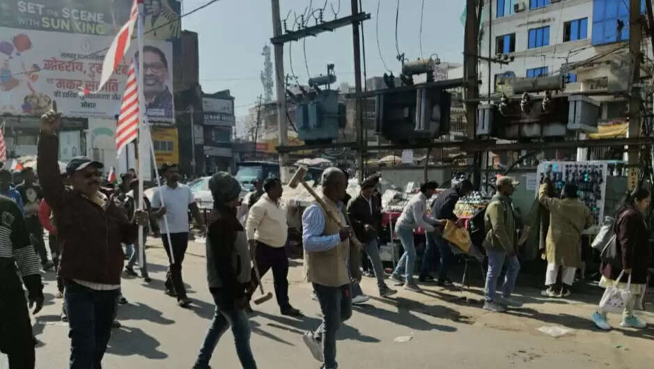 सोमा मुंडा की हत्या के विरोध में झारखंड बंद का व्यापक असर, रांची में भी जनजीवन प्रभावित