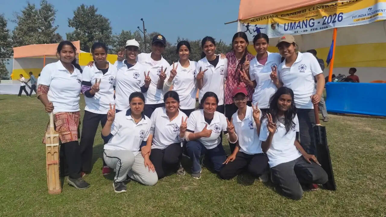 एमजीसीयू में&nbsp;'उमंग 3.0' के तीसरे दिन हुई क्रिकेट,बैडमिंटन कैरम और शतरंज की प्रतियोगिता