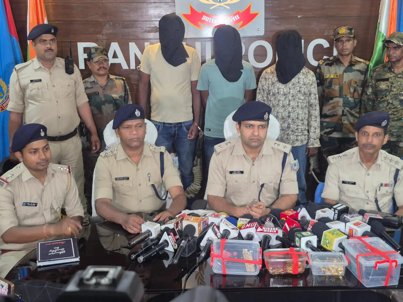 लूटकांड का खुलासा, तीन अपराधी गिरफ्तार