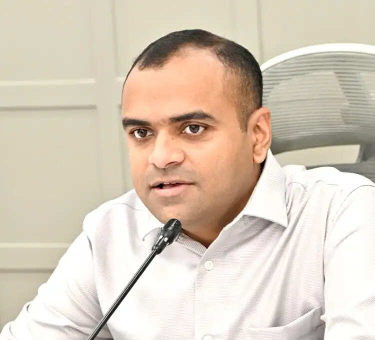 वीवीआईपी ड्यूटी के लिए हरिद्वार से पांच प्रशासनिक अधिकारी देहरादून रवाना