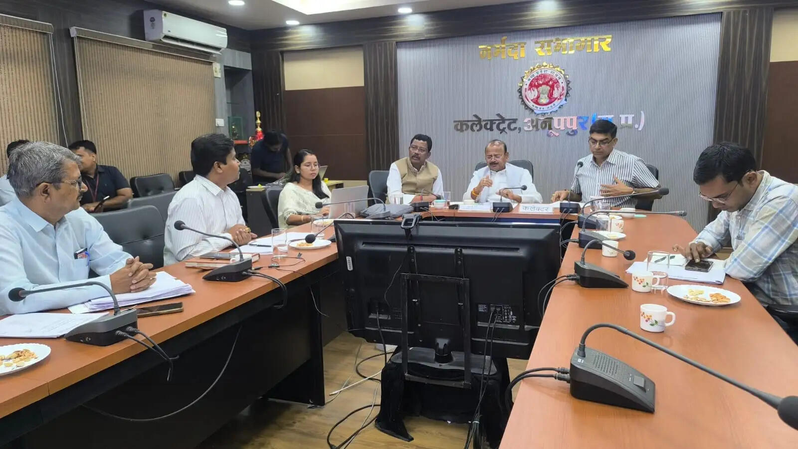 अनूपपुर: जनआवश्यकता के अनुरूप क्षतिग्रस्त सर्विस डिलीवरी प्वाइंट तथा उनके पहुंच मार्गों को दुरुस्त करायें – मंत्री जायसवाल