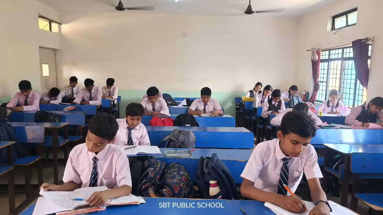 देवरिया में अग्निशमन सेवा सप्ताह के तहत जागरूकता कार्यक्रम आयोजित