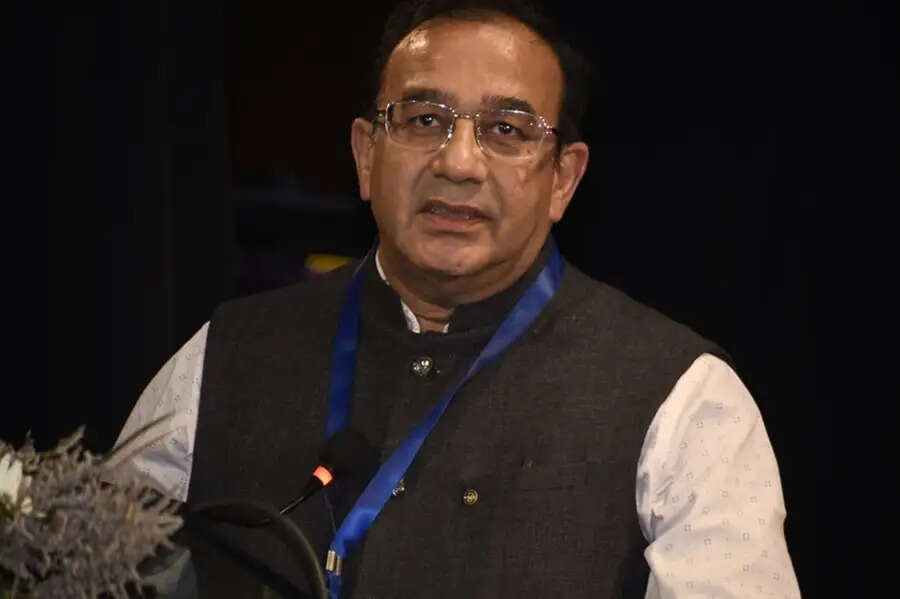 ग्लेशियर इसी गति से पिघलते रहे तो दुनिया गंभीर जल संकट का सामना करेगी : डॉ. प्रकाश चौहान