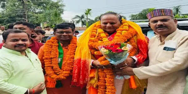 काशी क्षेत्र के महामंत्री विद्याधर तिवारी का भव्य स्वागत, कार्यकर्ताओं में दिखा उत्साह
