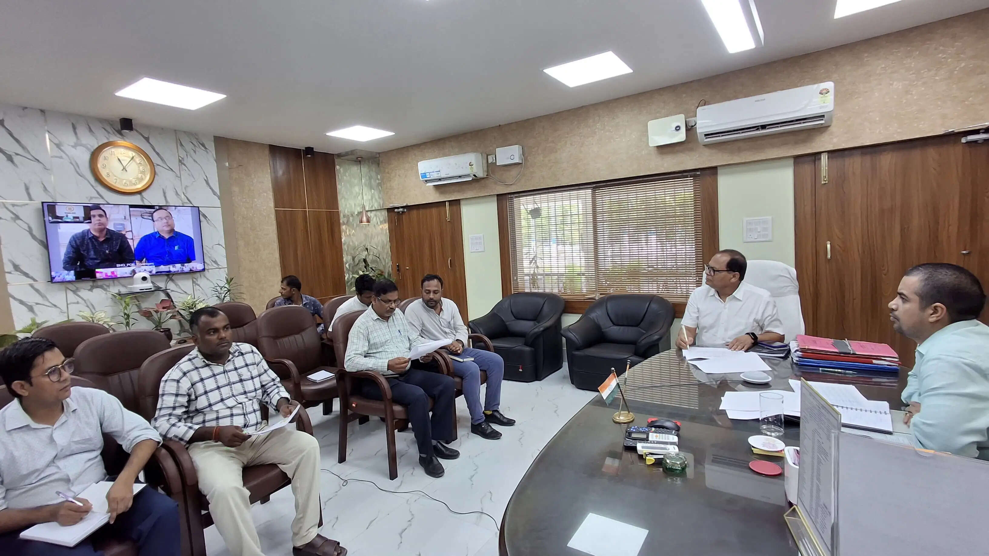 सुपौल में टीबी उन्मूलन कार्यक्रम की समीक्षा , डीएम ने डाटा अपडेट और समयबद्ध उपचार के दिए निर्देश