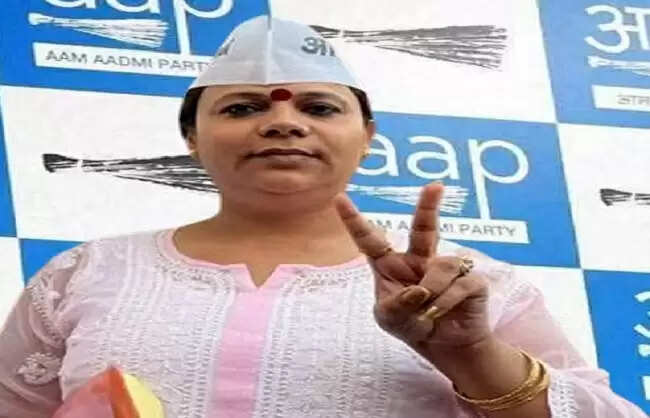 पार्षद बॉबी किन्नर ने आआपा से दिया इस्तीफा, इंद्रप्रस्थ विकास पार्टी में हुई शामिल