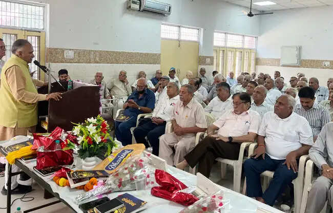 सोनीपत: वृद्ध हमारे परिवार और समाज की गरिमा: मेयर राजीव जैन