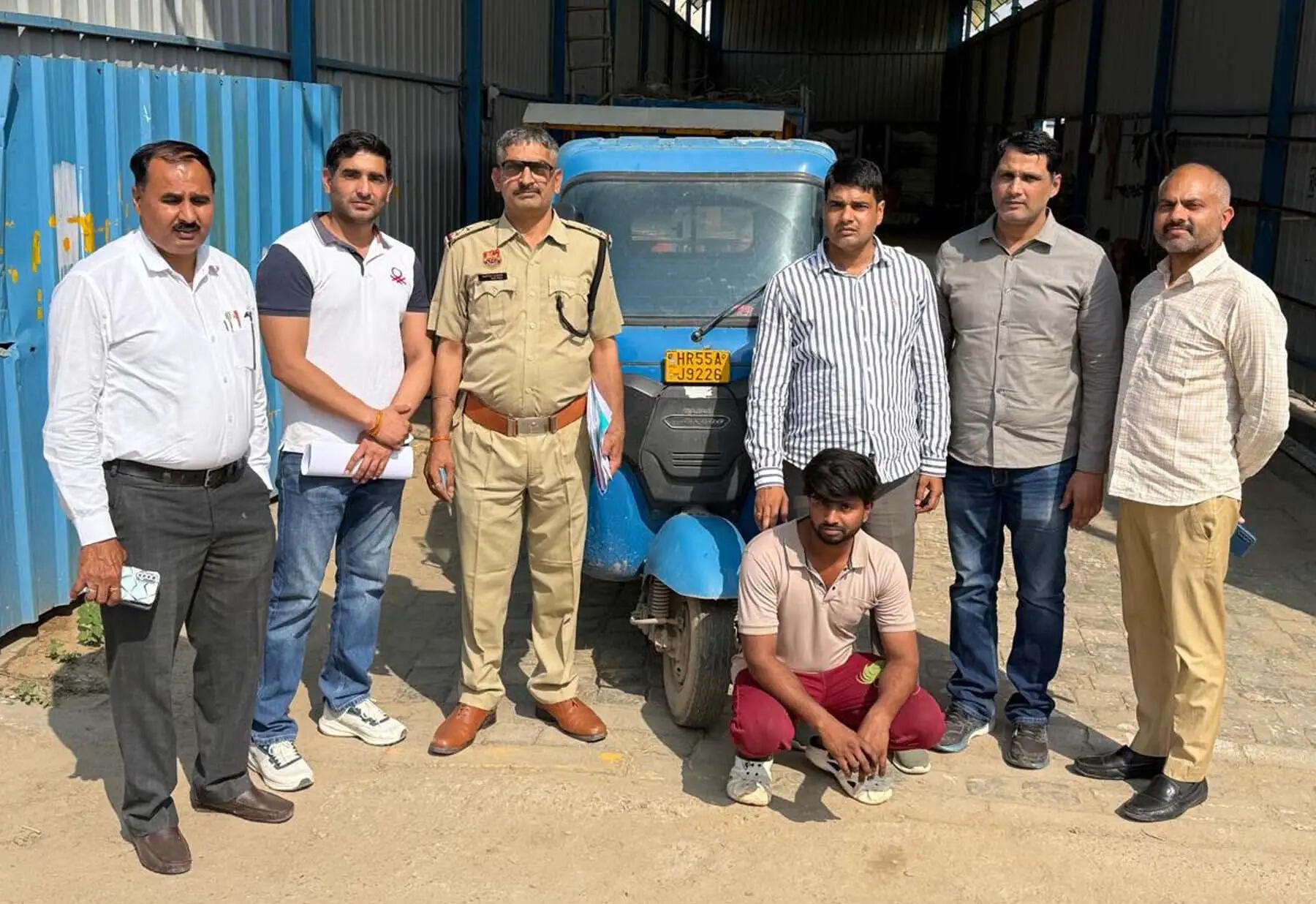 गुरुग्राम में अवैध 20 सिलेंडर और वाहन जब्त, एक आरोपित हिरासत में