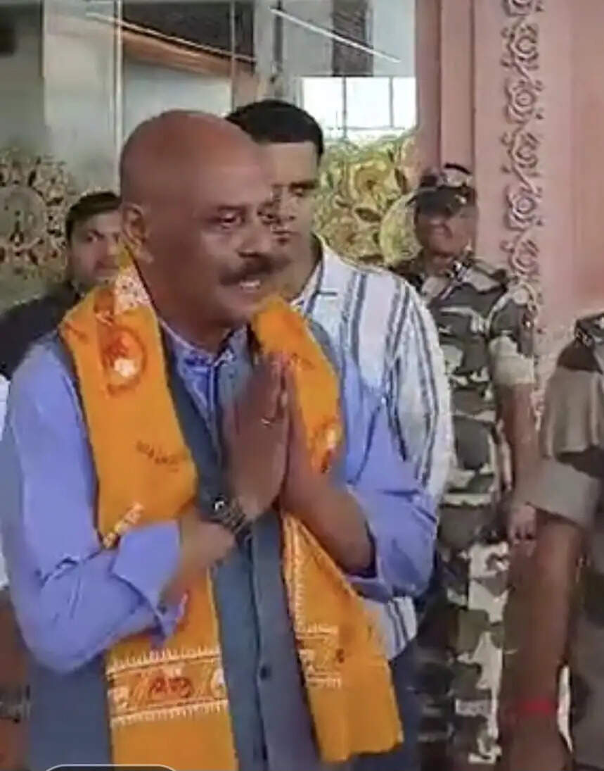 श्री राम जन्म भूमि मंदिर ट्रस्ट के नवनियुक्त&nbsp;सीईओ जितेंद्र मिश्र ने पहली बैठक में लिया हिस्सा