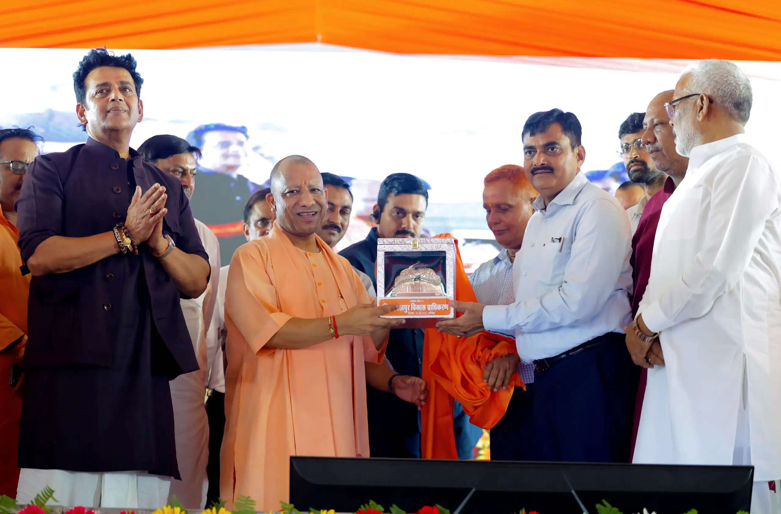 मुख्यमंत्री योगी बोले—प्रदेश अब माफियामुक्त, चेतावनी दी कि अब किसी ने कानून से खेला तो धज्जियां उड़ा देंगे