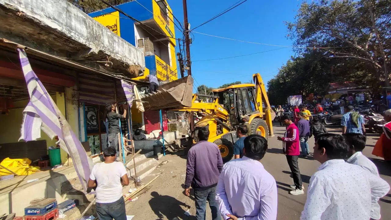 नगर निगम द्वारा बड़े स्तर पर चलाया अतिक्रमण हटाने अभियान