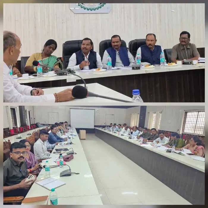 शिक्षा समिति की बैठक में शैक्षणिक गुणवत्ता व स्कूलों की व्यवस्था पर हुई चर्चा