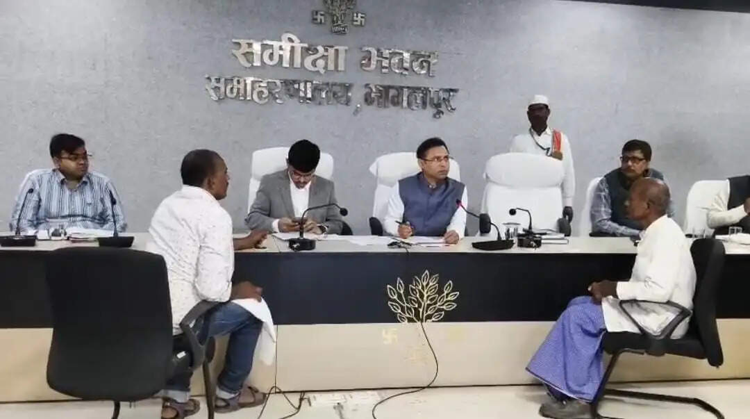 समाहरणालय में लगा जनता दरबार, 70 से अधिक मामलों का निष्पादन