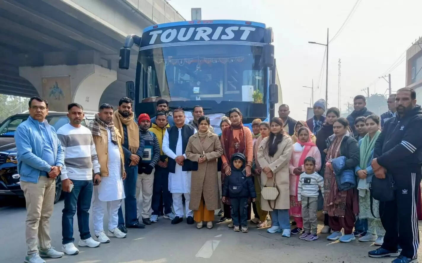 पानीपत के 43 जनप्रतिनिधि पांच दिवसीय अध्ययन दौरे पर उत्तराखंड रवाना