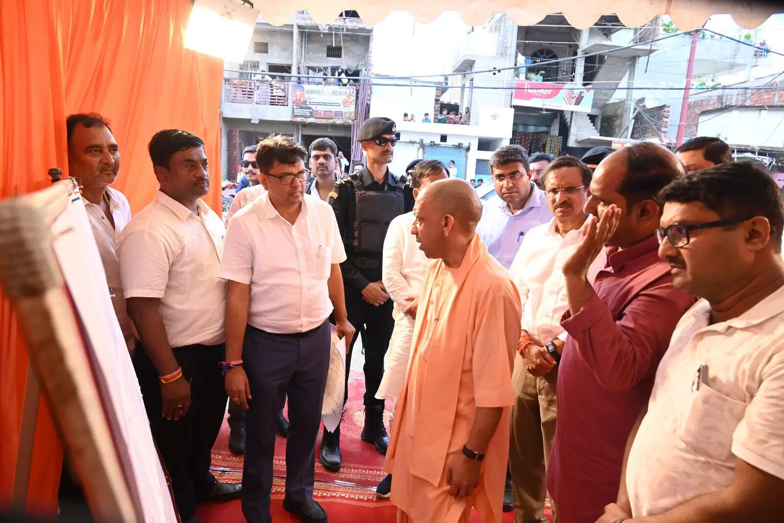 कार्य की अपेक्षित प्रगति न देख मुख्यमंत्री ने अफसरों को लगाई कड़ी फटकार