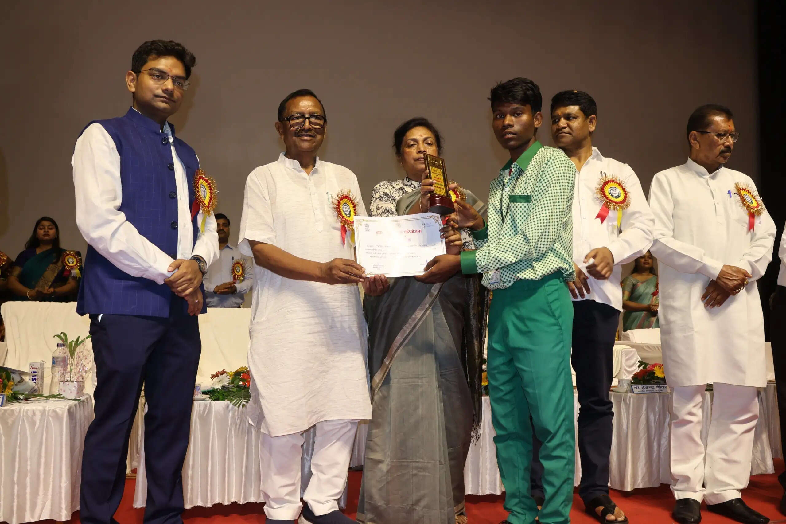 शिक्षक सम्मान-सह-प्रतिभा अलंकरण समारोह आयाेजित