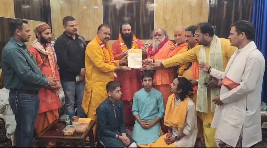 श्री अखंड परशुराम अखाड़े ने की देवी-देवताओं का स्वरूप धारण कर नृत्य करने पर प्रतिबंध की मांग