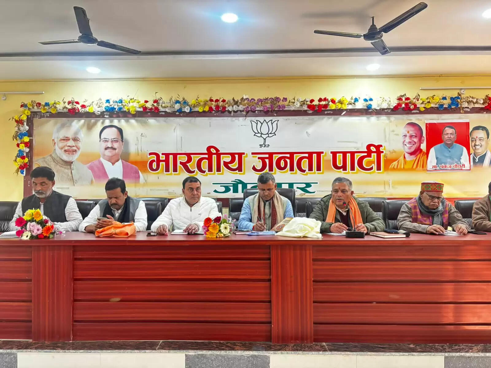 कार्यकर्ताओं को युद्ध स्तर पर कम करने की जरूरत है: ओम प्रकाश श्रीवास्तव