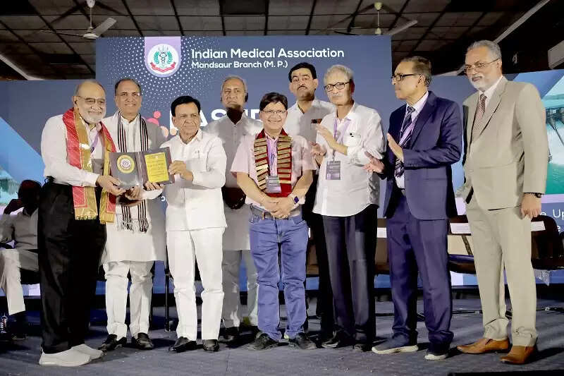 वंचित और कमजोर वर्गों को उच्च गुणवत्ता वाली स्वास्थ्य सेवाएं उपलब्ध करना सरकार की जिम्मेदारी : उप मुख्यमंत्री देवड़ा