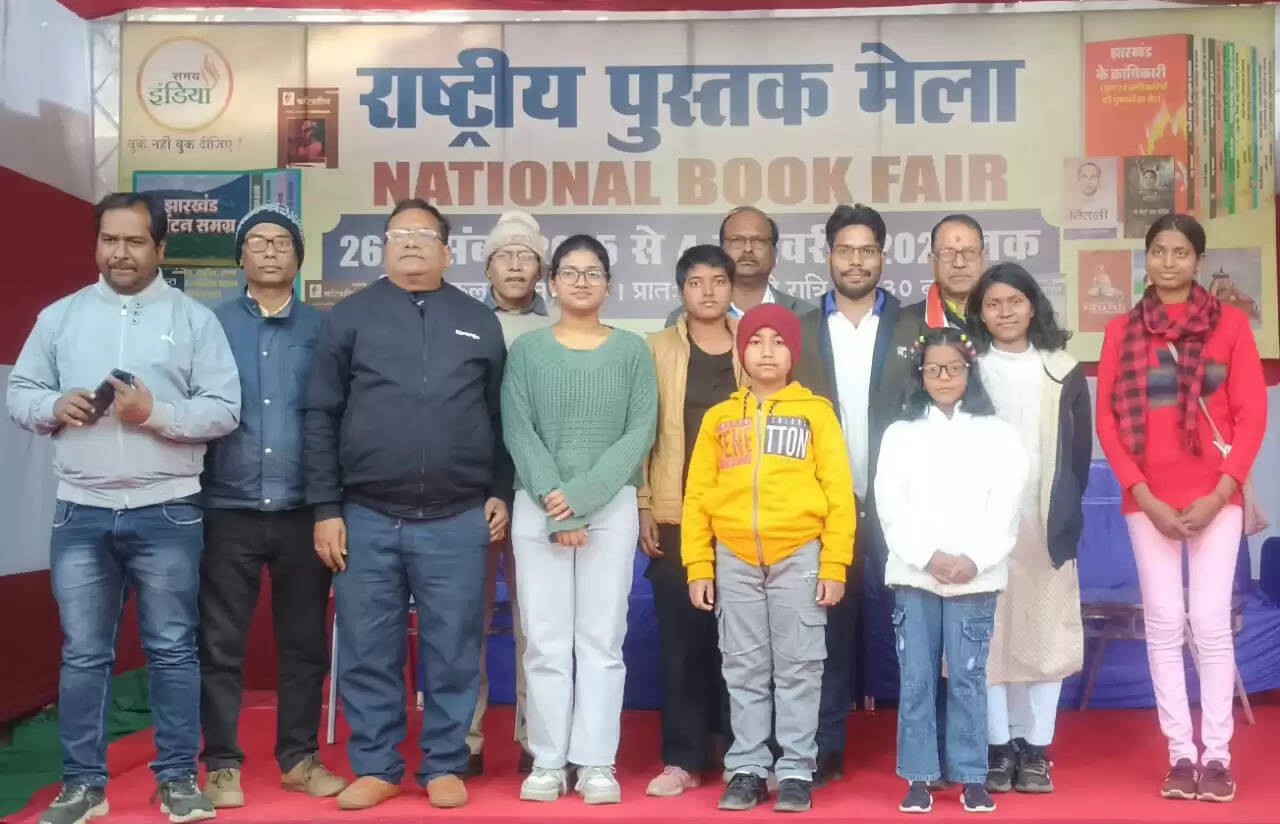 पुस्तक मेले में झारखंड की जनजातियों पर केंद्रित पुस्तकों की खूब हो रही खरीदारी