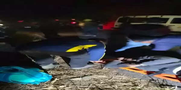 (अपडेट) कार खाई में गिरी एक की मौत, पांच घायल