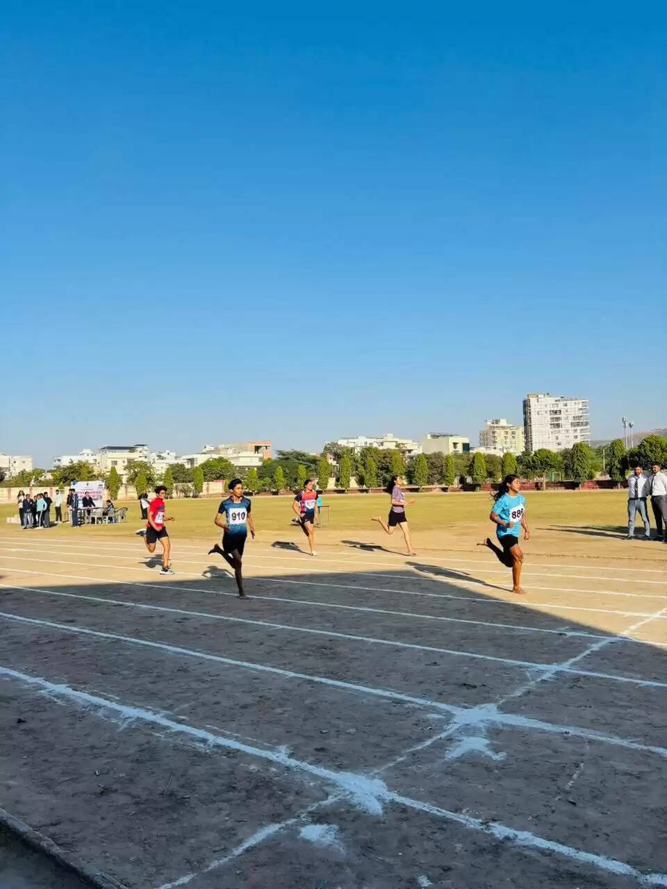 राजस्थान विश्वविद्यालय अंतर महाविद्यालय एथलेटिक्स प्रतियोगिता का शुभारंभ