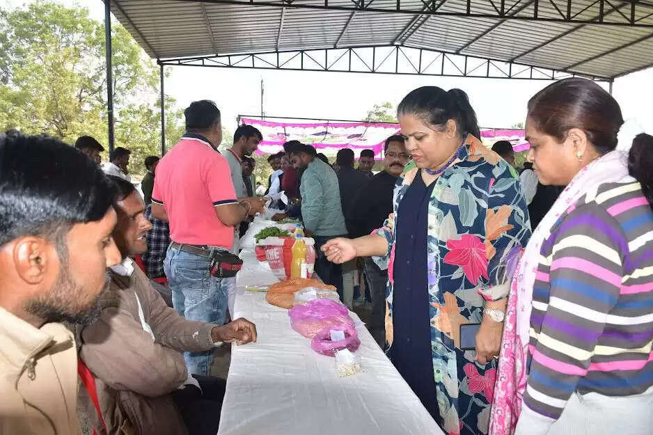 मंदसौरः सांसद गुप्ता ने किया जैविक हाट बाजार का किया शुभारंभ