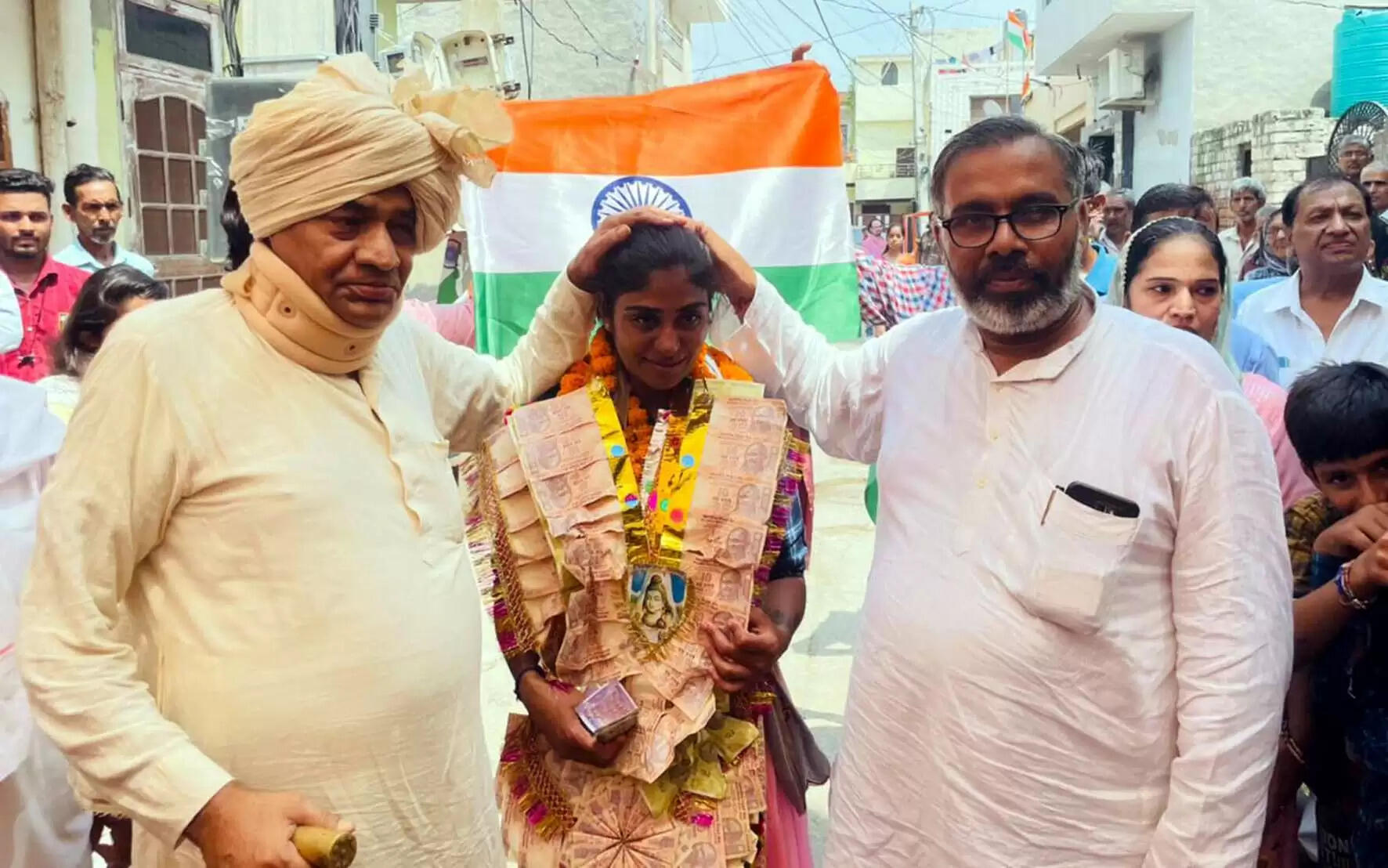 हिसार: पर्वतारोही रीना भट्टी को किया सम्मानित