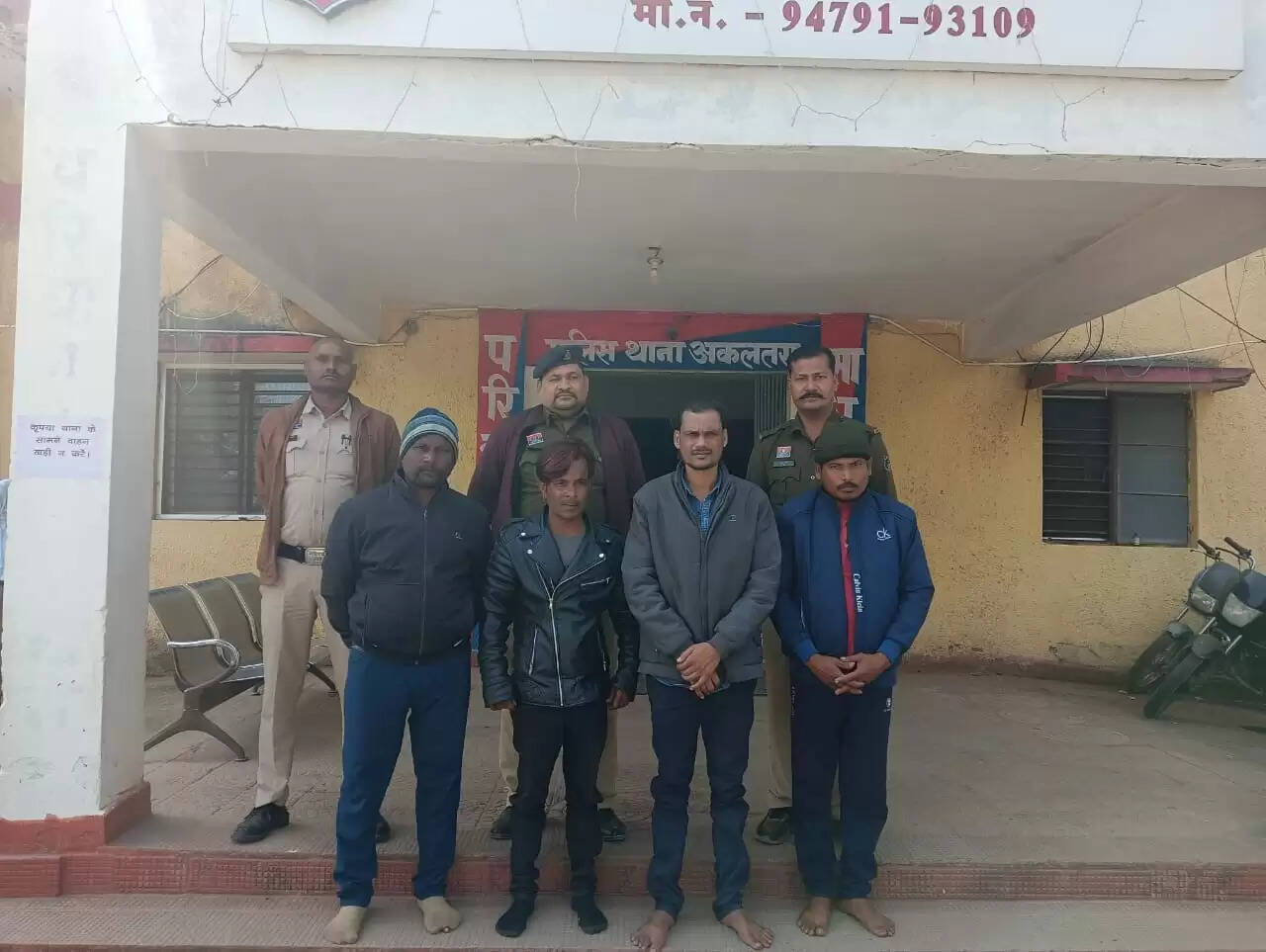 अवैध शराब, गांजा सेवन व आपराधिक गतिविधियों में लिप्त नौ आरोपि‍त गिरफ्तार