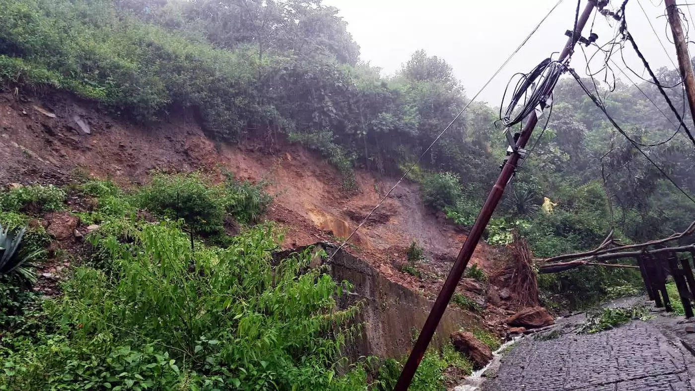 भारी बारिश से राहत, नैनीताल में नंदा देवी मेला फिर से शुरू