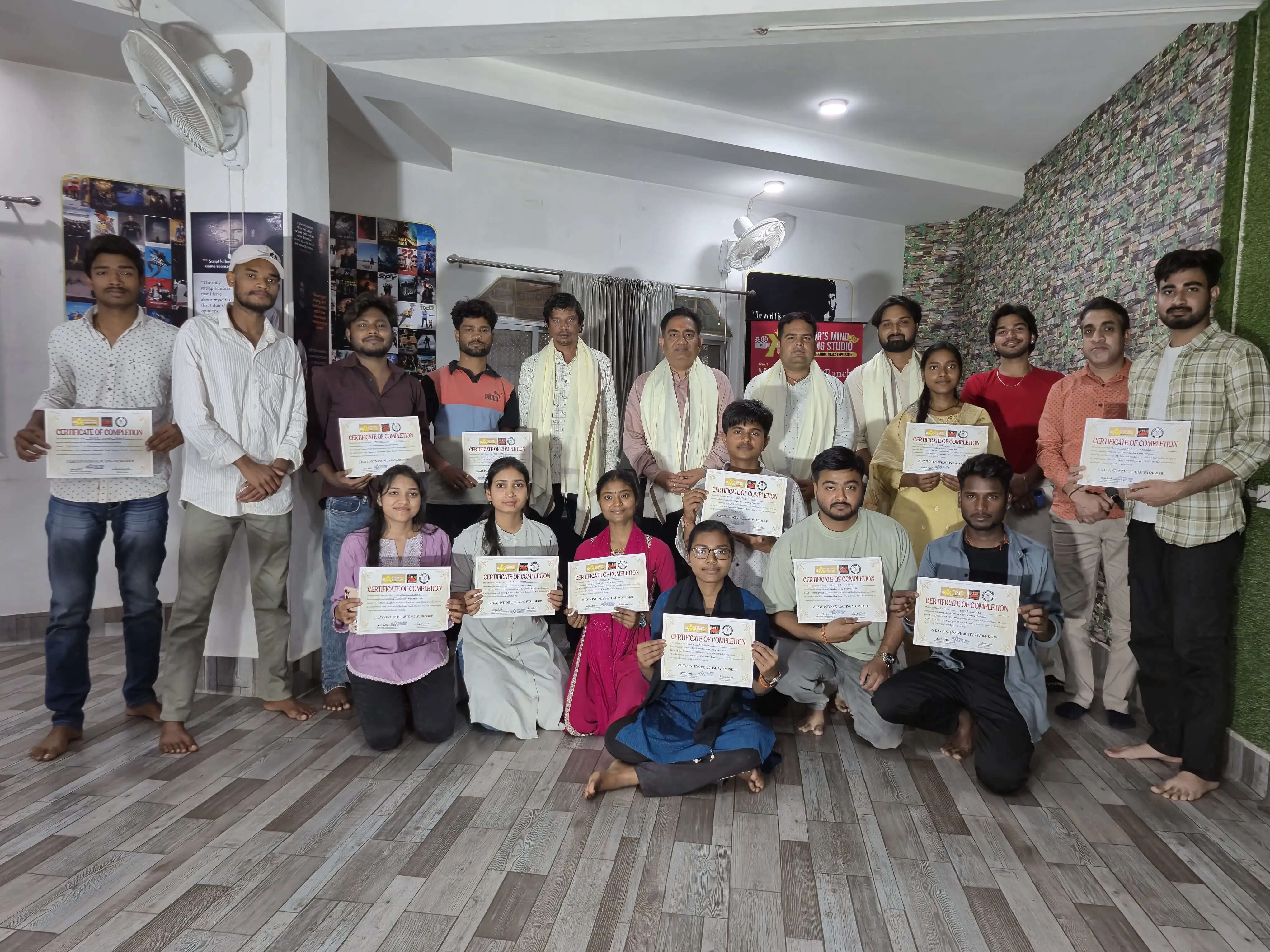 एक्टिंग वर्कशॉप में प्रतिभागियों ने सीखी अभिनय की बारीकी