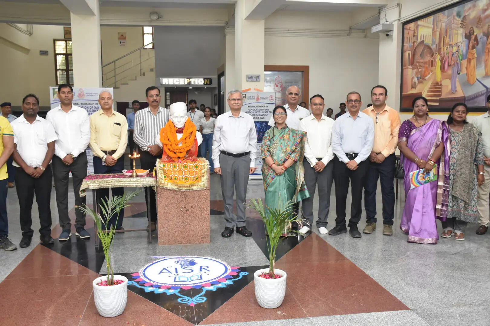 शिक्षकों की भूमिका केवल विद्यार्थियों को एआई और सर्च इंजन से जानकारी उपलब्ध कराने तक सीमित न हो : प्रो.अजित कुमार चतुर्वेदी