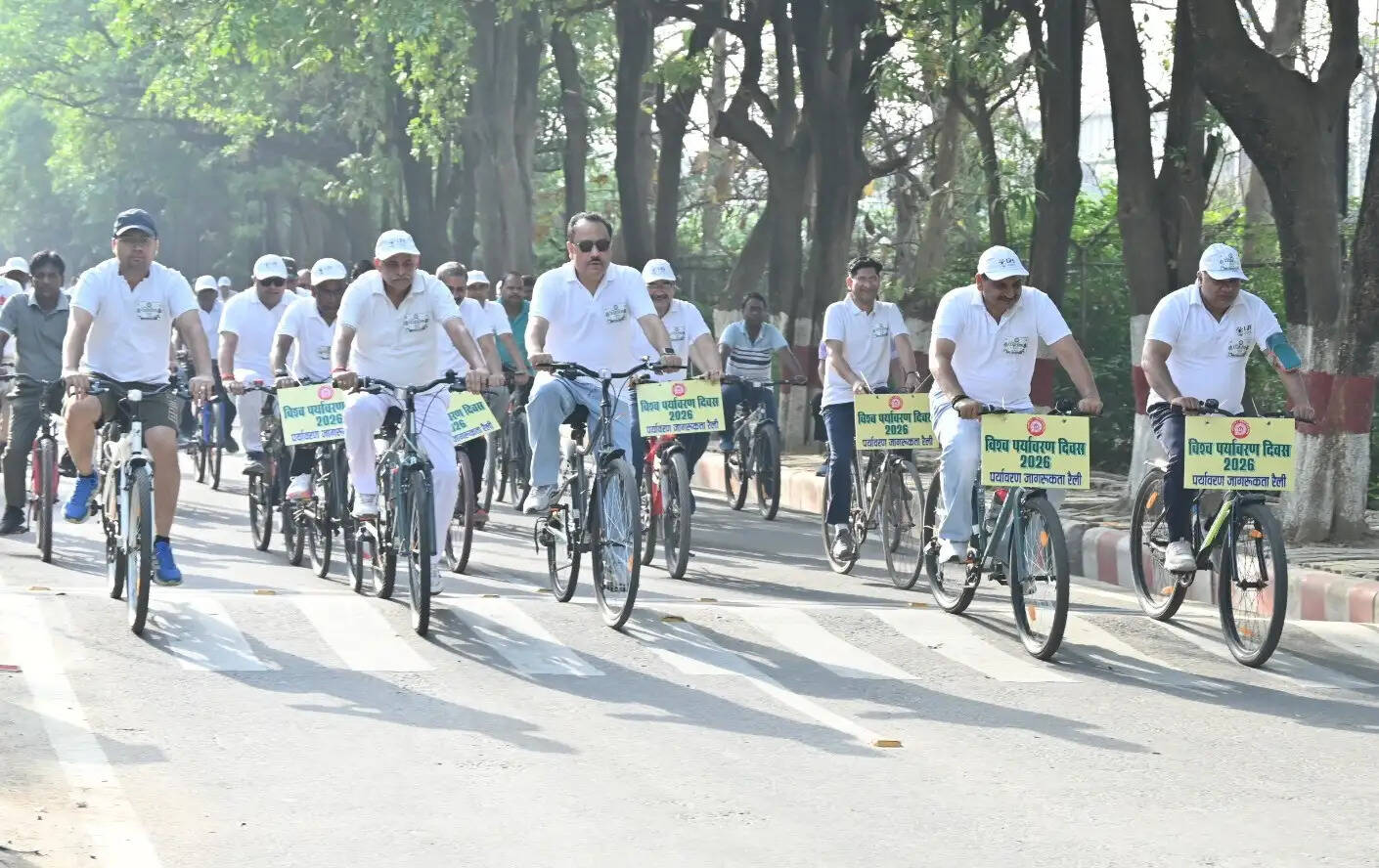 उत्तर मध्य रेलवे मुख्यालय में विश्व पर्यावरण दिवस पखवाड़े पर पर्यावरण जागरूकता साइकिल रैली व पौधरोपण