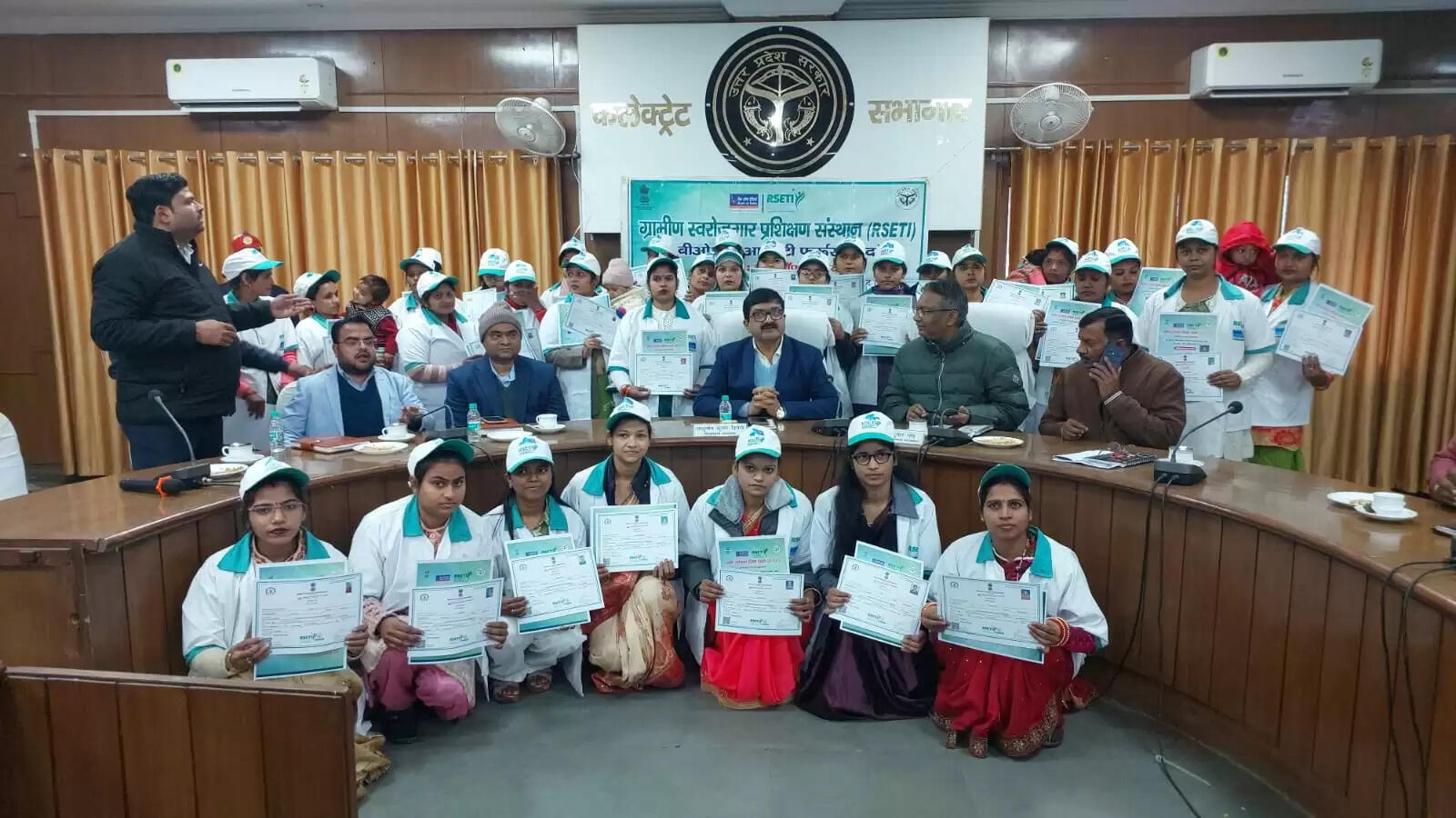 मुख्यमंत्री स्वरोजगार योजना में 33 महिलाओं को मिला प्रशिक्षण -प्रमाण पत्र