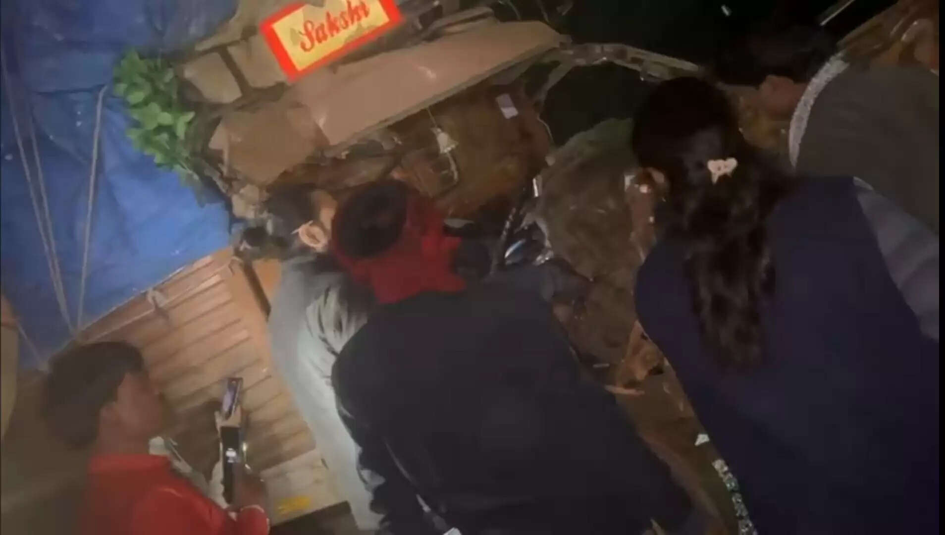 जबलपुर: दो ट्रकों की आमने सामने भीषण भिड़ंत, एक की मौत