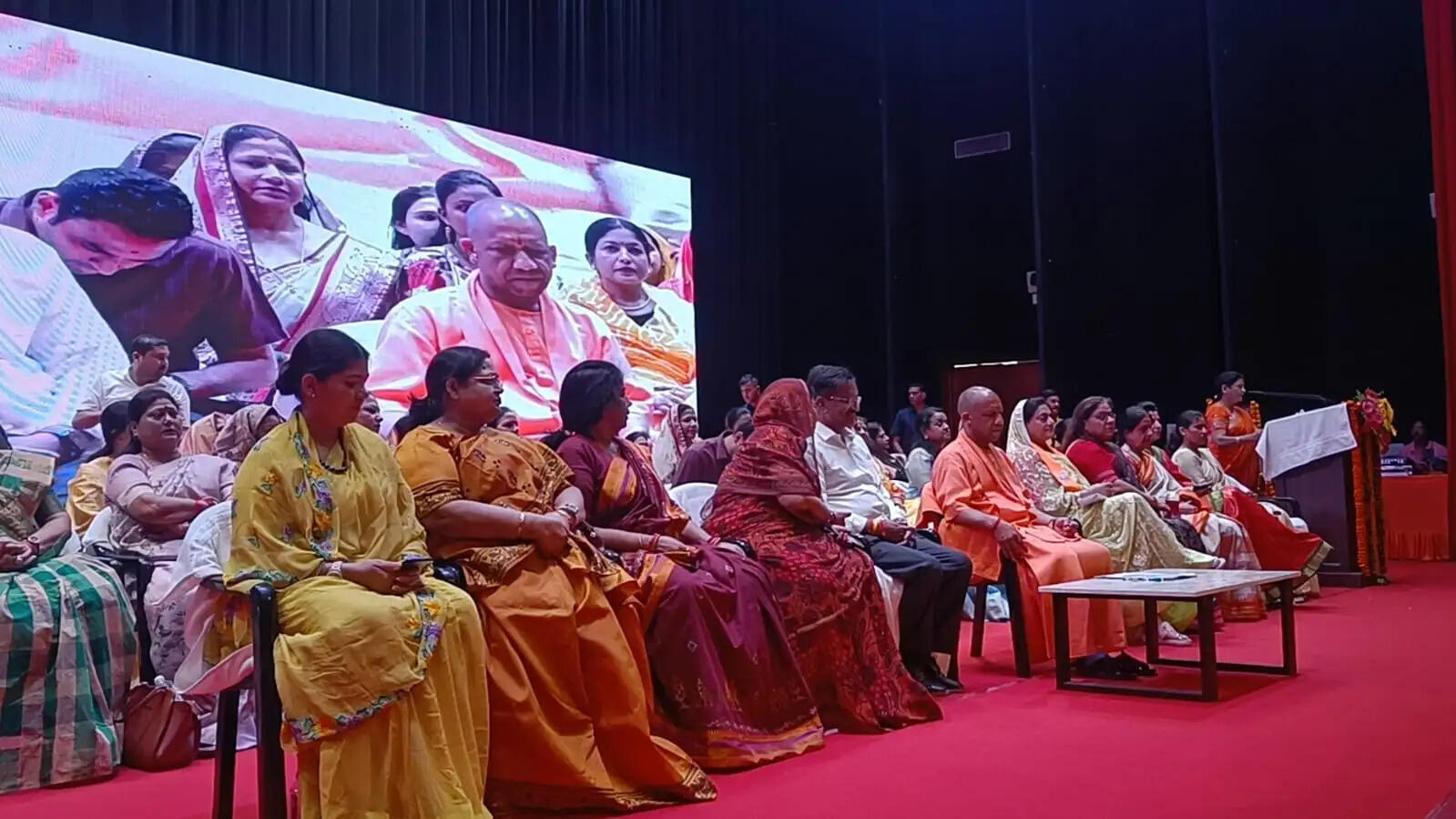 महिला विरोधी हैं कांग्रेस व सपा के कारनामे : याेगी आदित्यनाथ