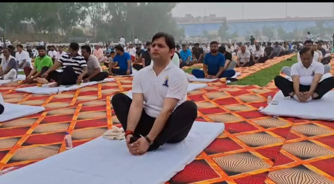 खेल राज्य मंत्री गौरव गौतम ने पलवल में कहा:योग अपनाएं, स्वस्थ भारत बनाएं