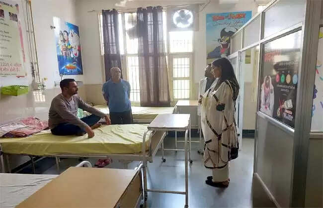 नारनौलः सीजेएम ने नशा मुक्ति केंद्र व सेफ हाउस का किया निरीक्षण