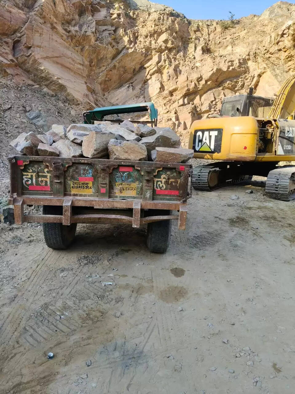 अरावली क्षेत्र में अवैध खनन-परिवहन पर प्रशासन की सख्ती